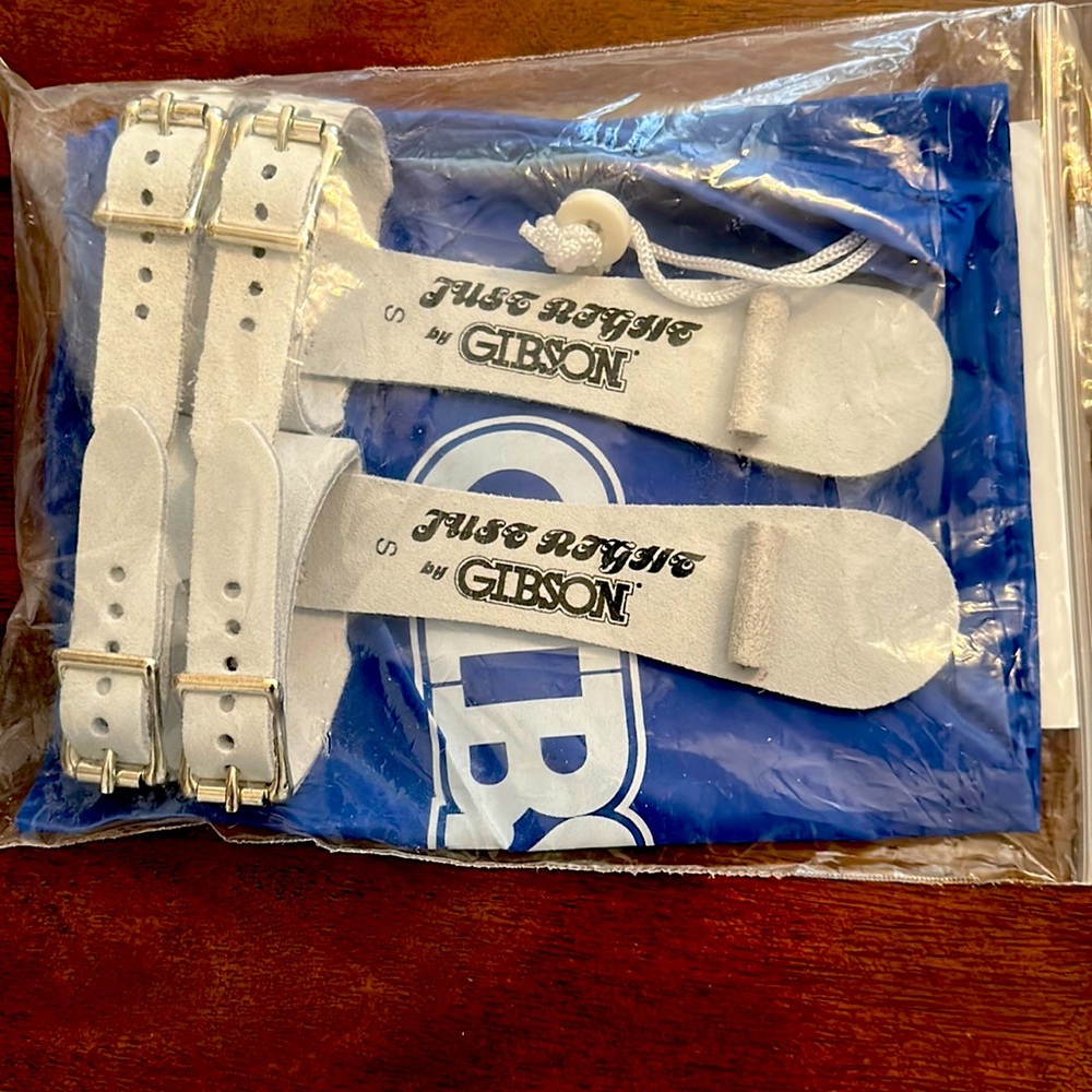 Gymnastics Grips size small NEW!